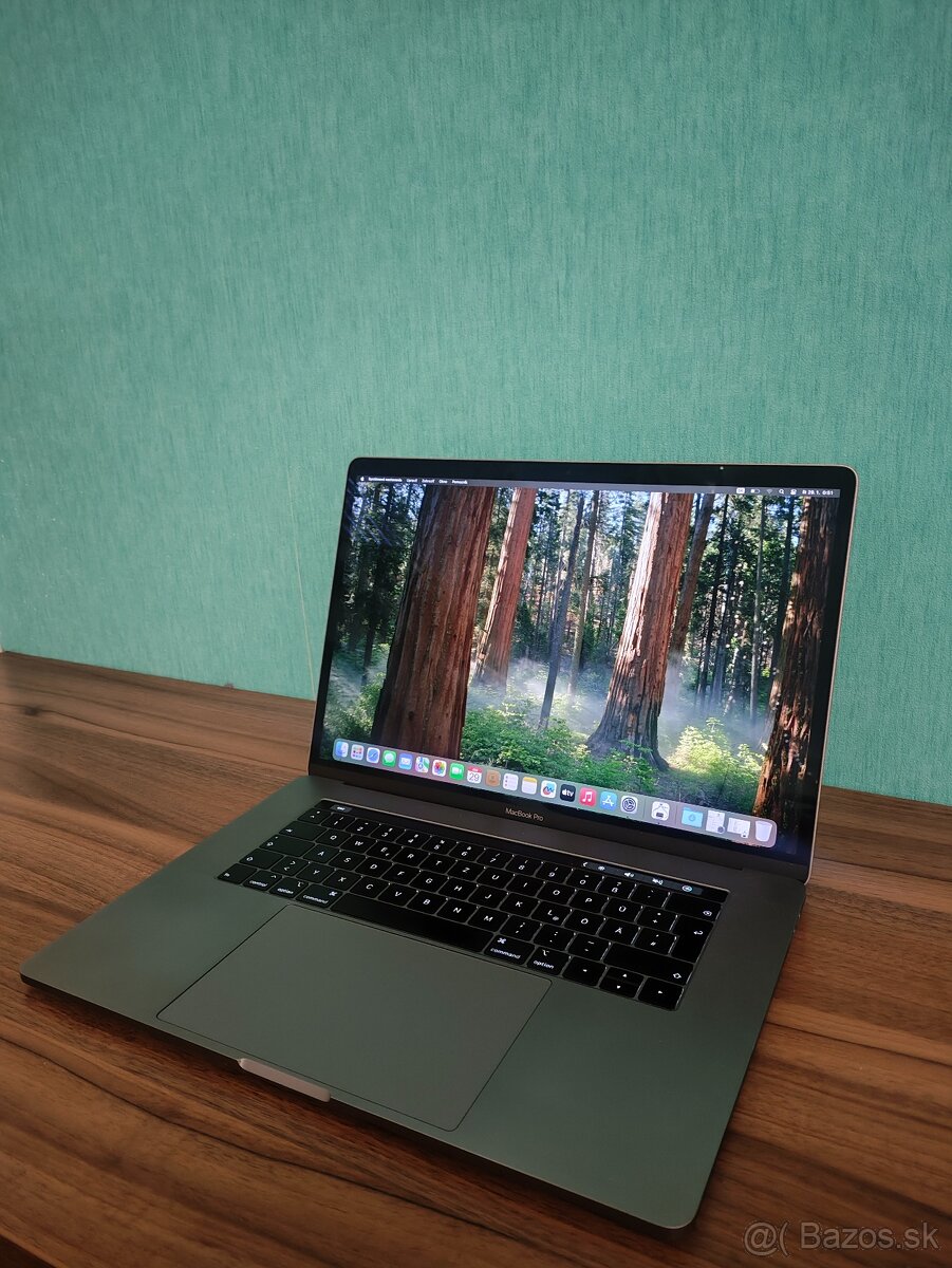 Apple MacBook Pro 2018 – i7 / 16GB / 256GB - 3