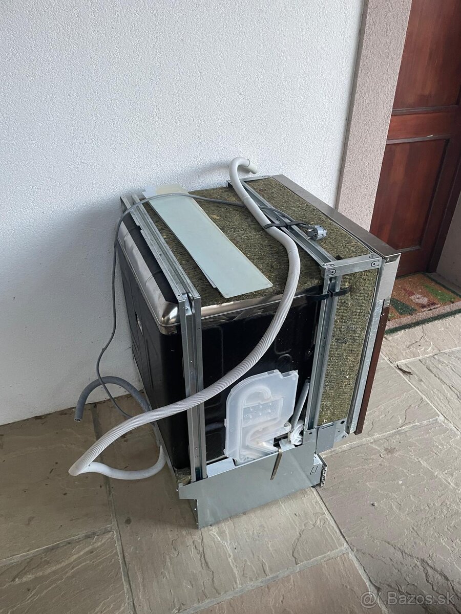 Umývačka riadu Whirlpool 6 series - 3