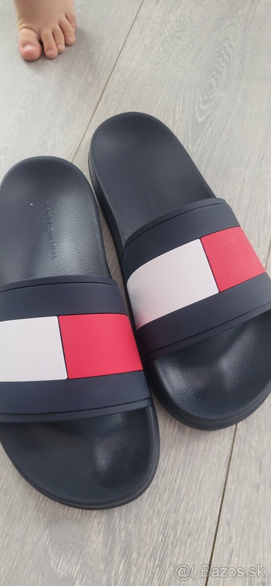 Tommy Hilfiger - 3