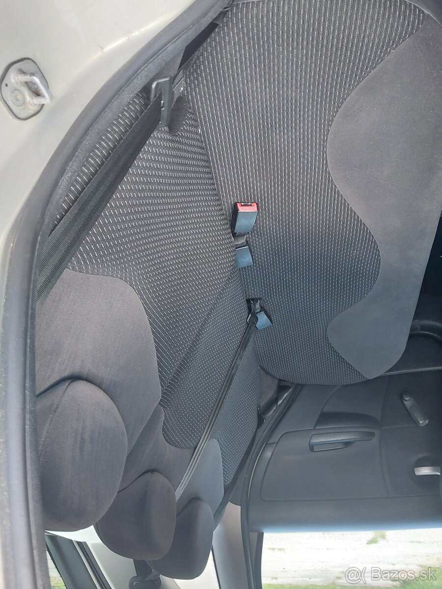 Citroën C3 r. 2009 54kW šedá metalíza - 3