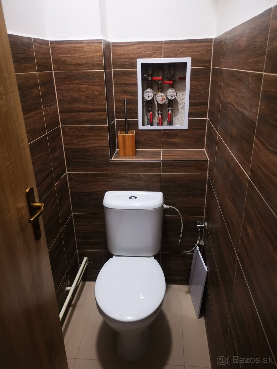 Na prenájom 2-izbový zrekonštruovaný byt- 66 m2. - 3