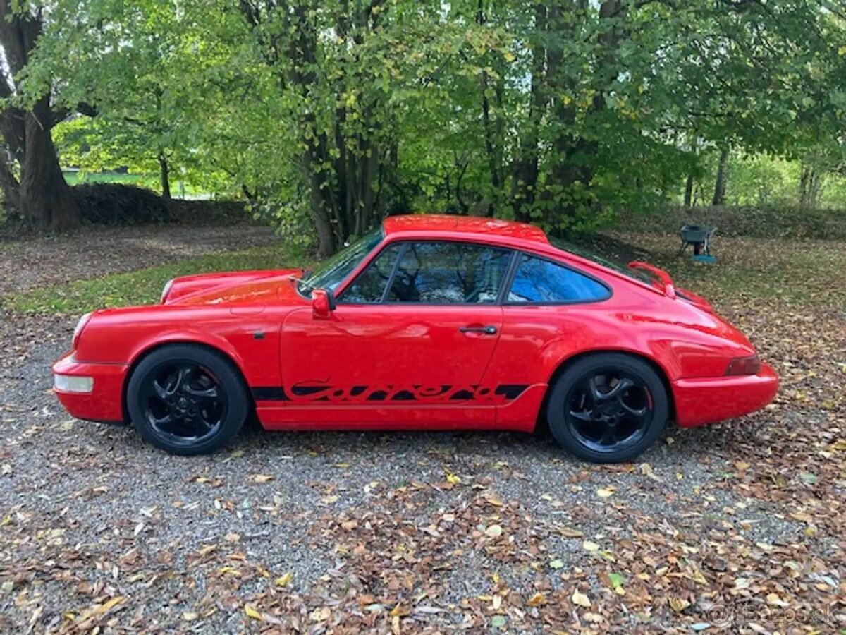 Porsche 911 Carrera 4 z roku 1990 - 3