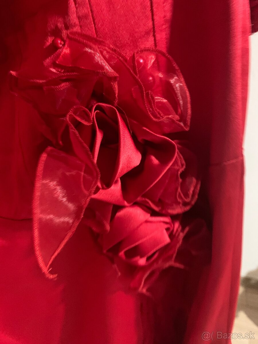 Červené šaty - 3