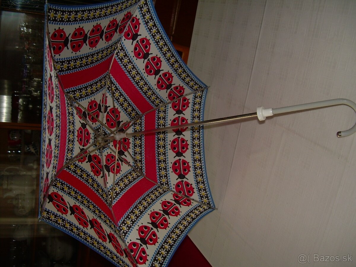 dětské deštníčky, kostýmy, teplákovka - 3