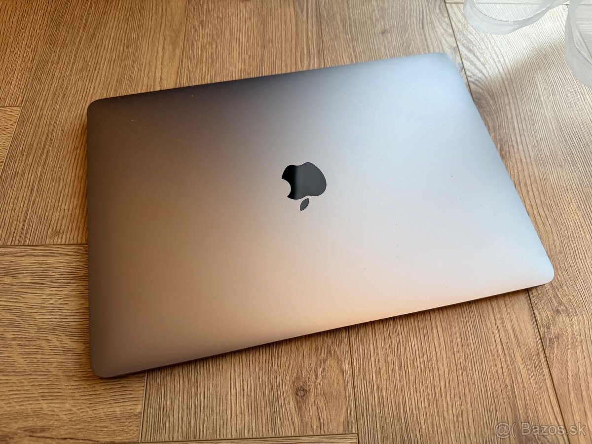 MacBook Air 13” Retina (2020) - 3