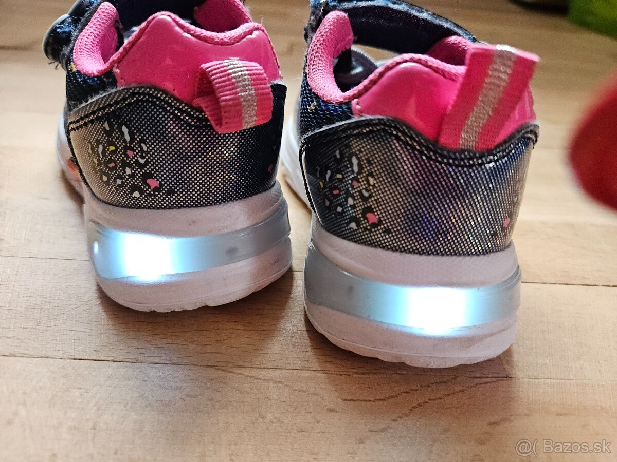 Topánky veľ. 23, 2x - 3