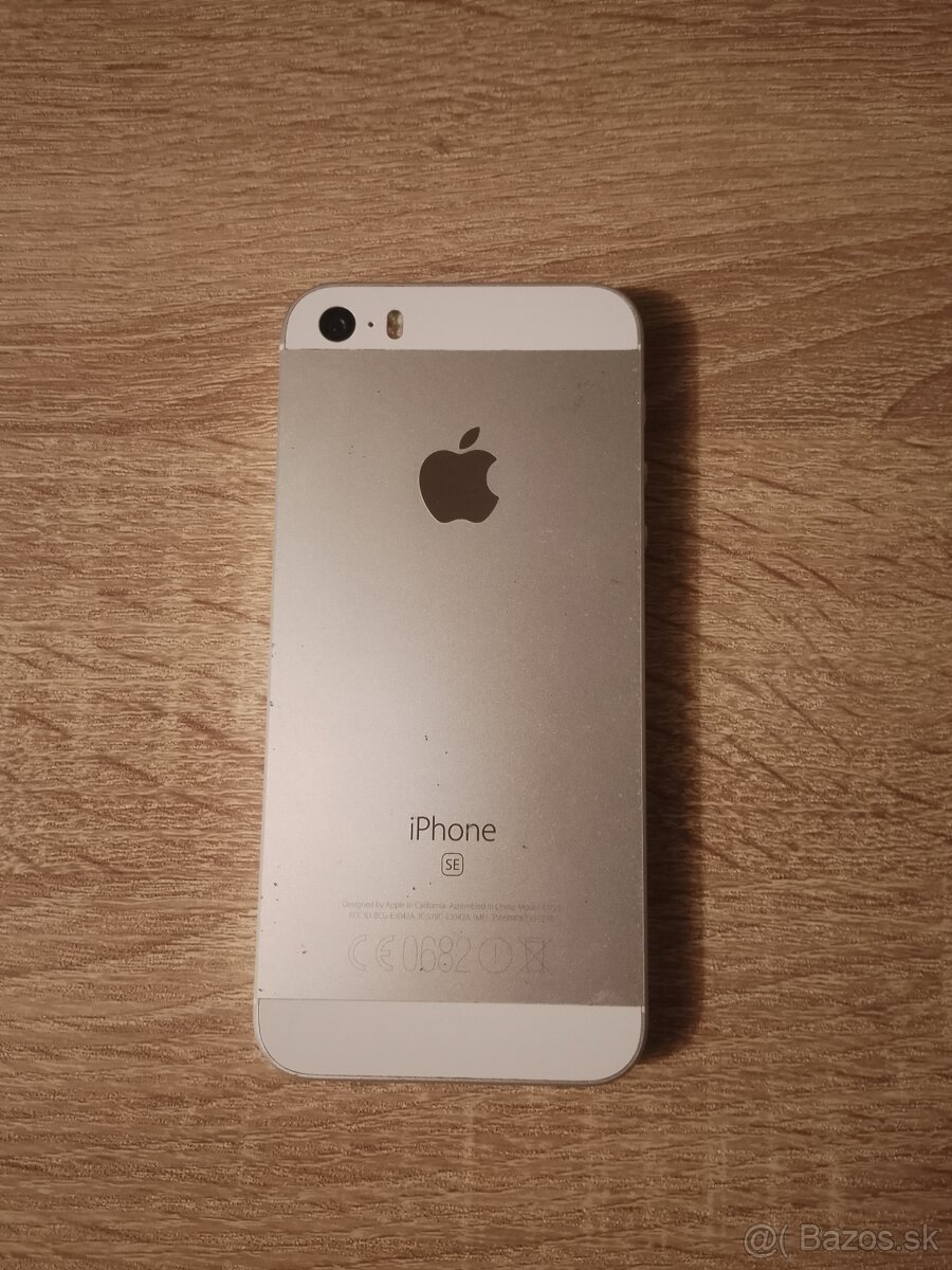 iPhone SE 1.generacie 2016 / 64GB Silver Pekný stav - 3