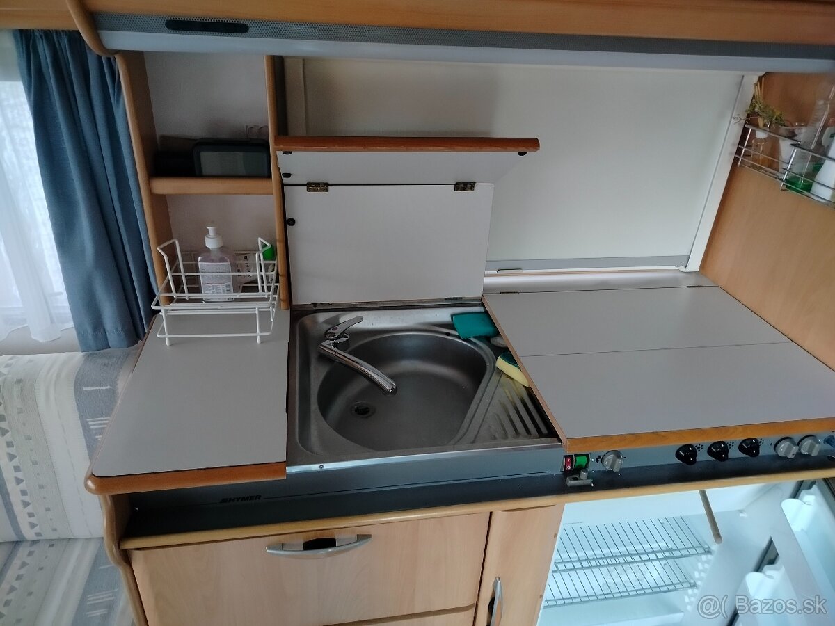 Predám karavan HYMER - 3