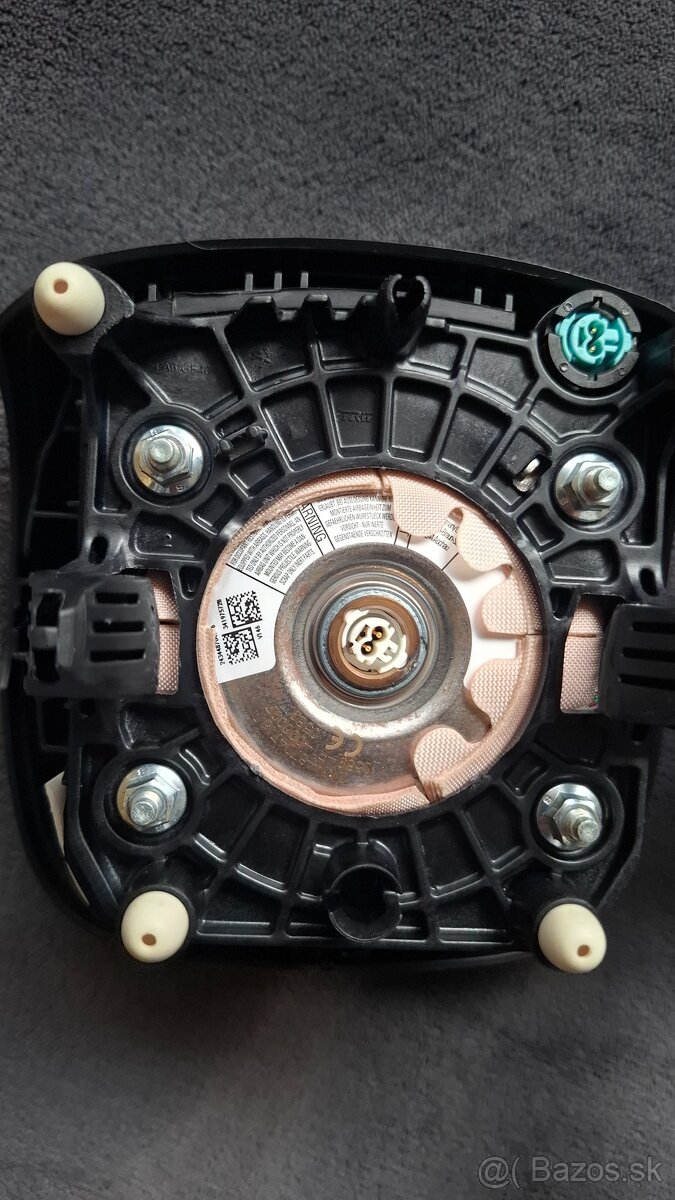 Citroën C5 Aircross – nový multifunkčný volant s airbagom - 3