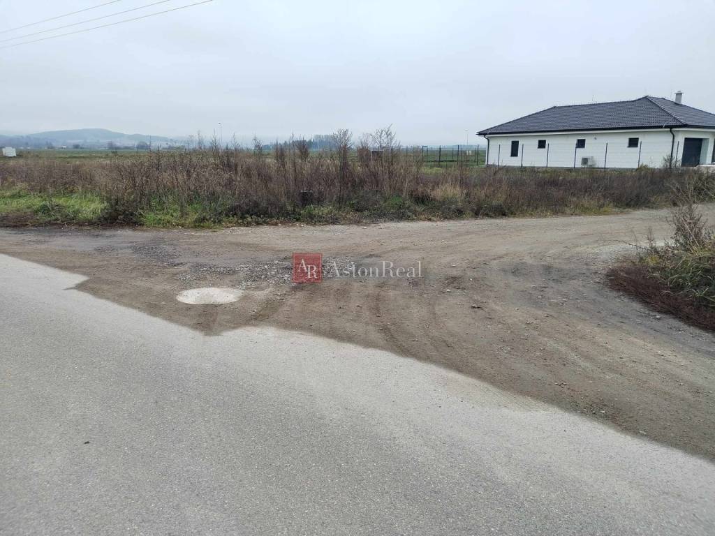 Predaj Stavebný pozemok, 2281 m2, Rakovo, Siete v Blízkosti - 3