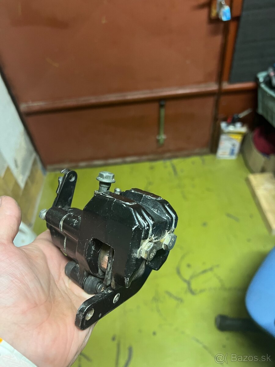 zadná brzda atv - 3