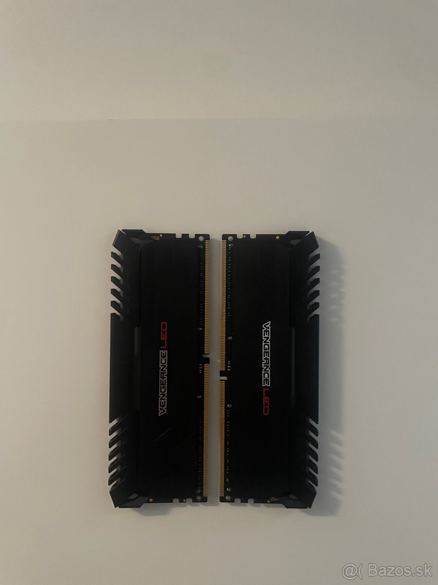 Corsair Vengeance LED Ram 16x2 gb - 3