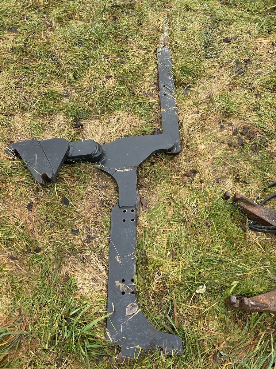 Čelný nakladač TRACLIFT - 3