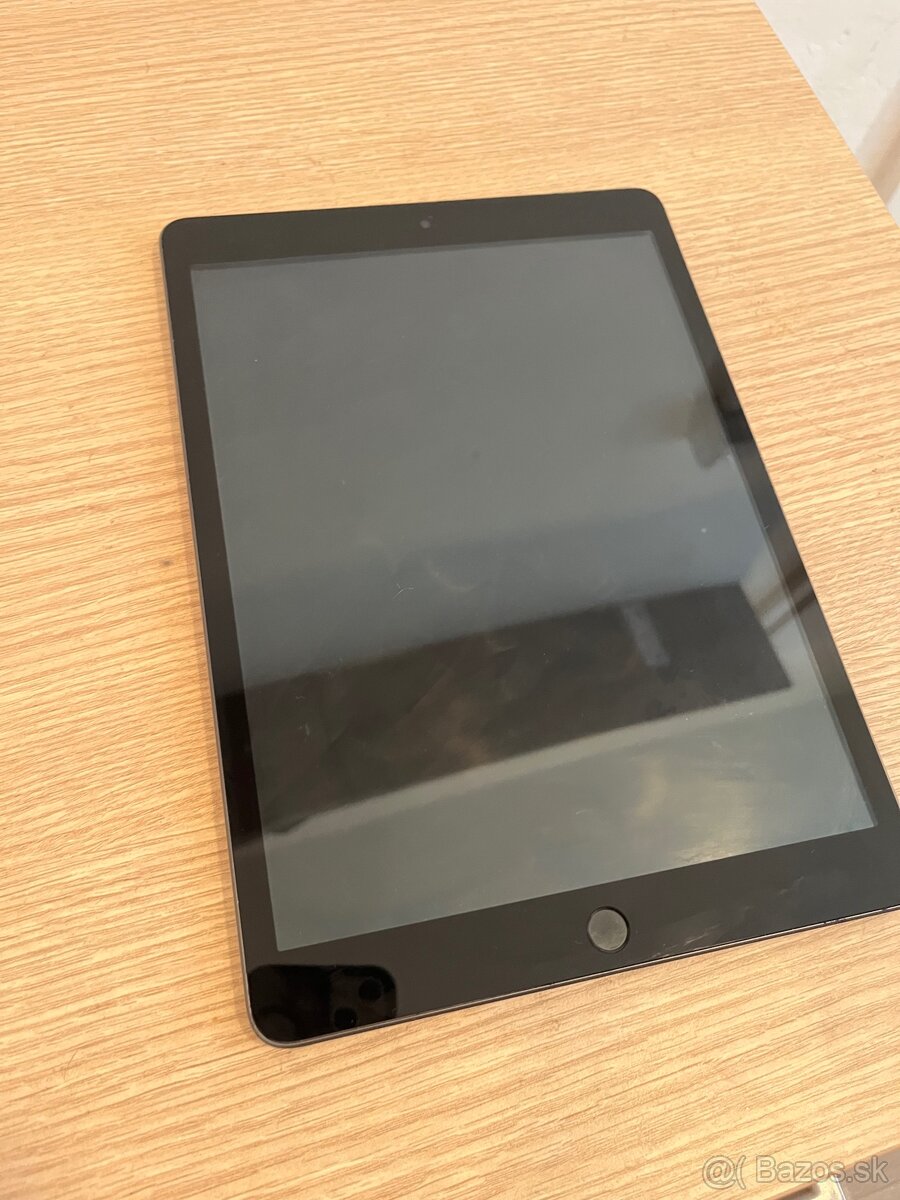 Predám nefunkčný IPad 9 generácie - 3