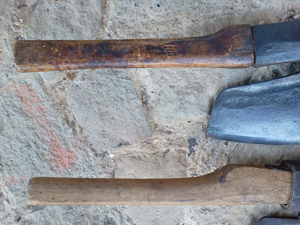 sekera,sekery,hoblík,nebožiec,staré náradie, topor uu - 3