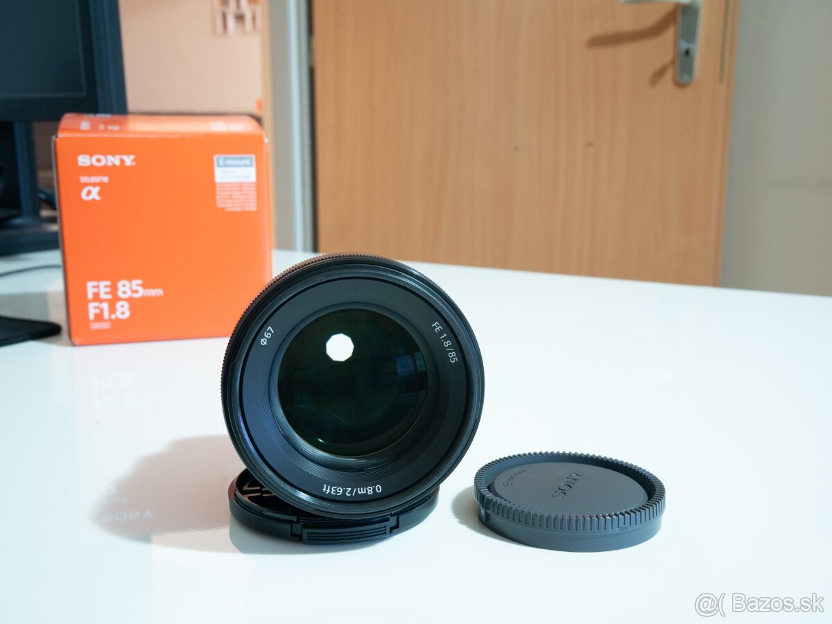 Sony FE 85mm f/1.8 (Full Frame, E-Mount) - 3