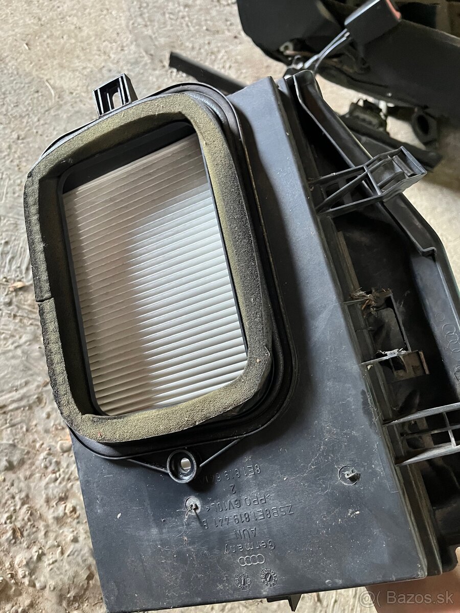 Kryt kabinového filtra audi a4 b7 - 3