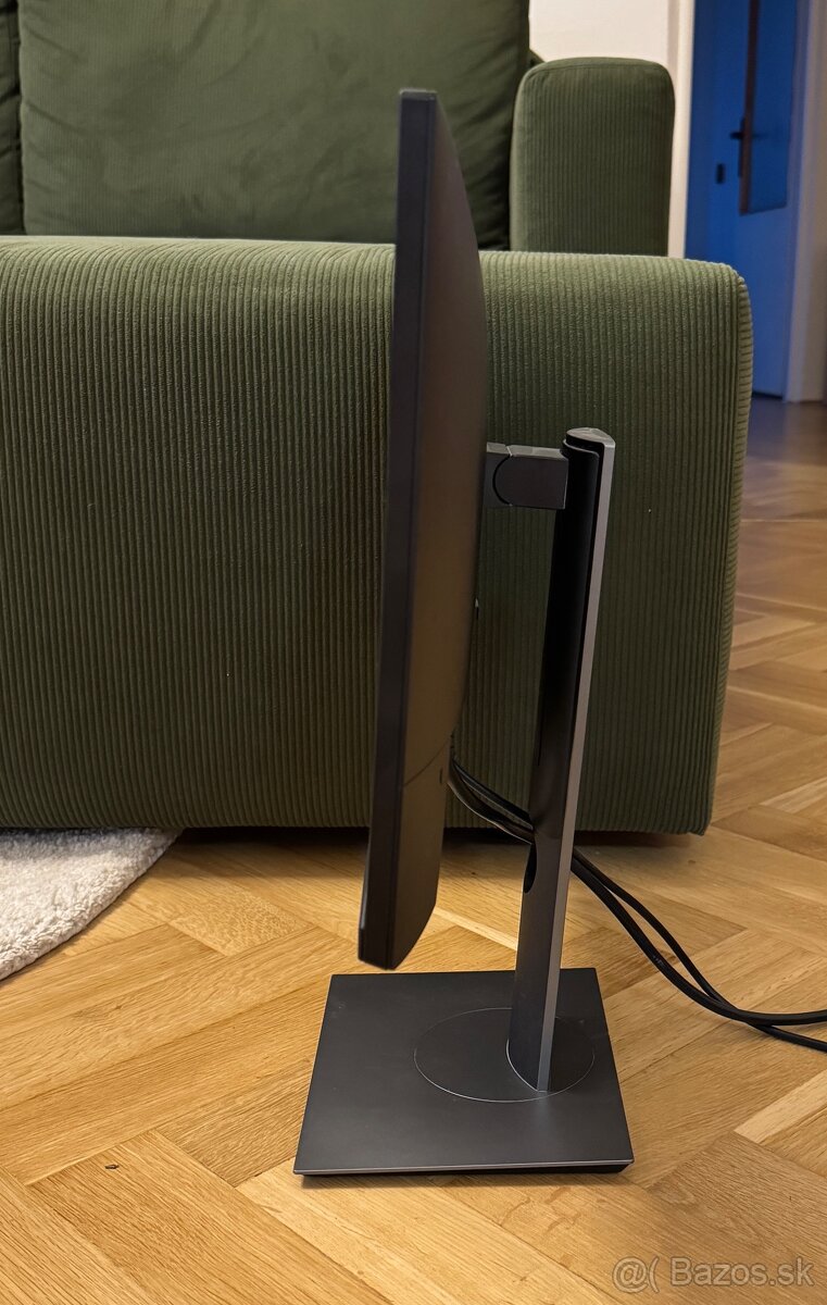 21.5” full HD monitor - 3