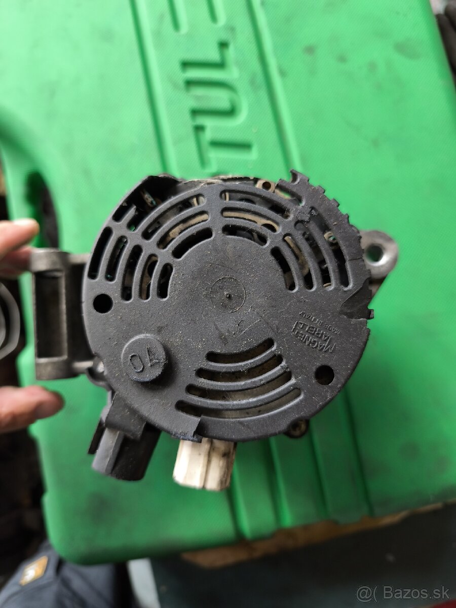 Predám 2 alternatory , kompresor klímy, poduški morora - 3