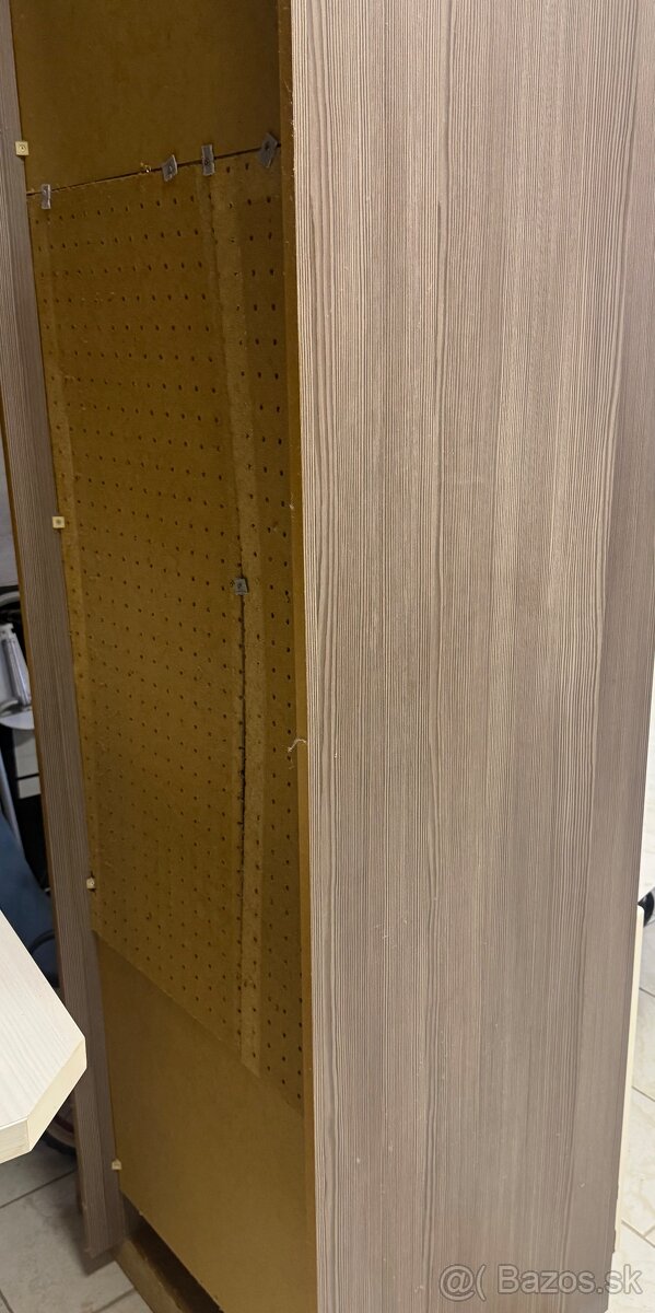 Predám používanú skriňu. 200x60x56,6 - 3