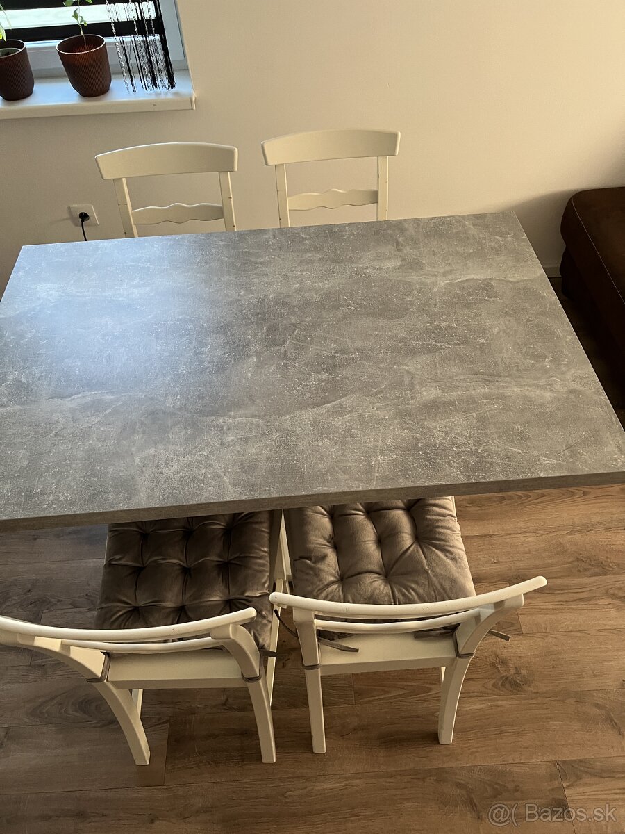 Stôl a stoličky - 3