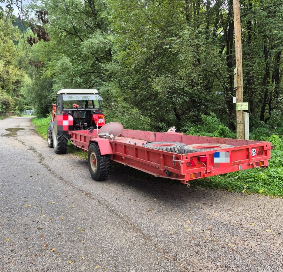 Traktor s príslušenstvom - 3