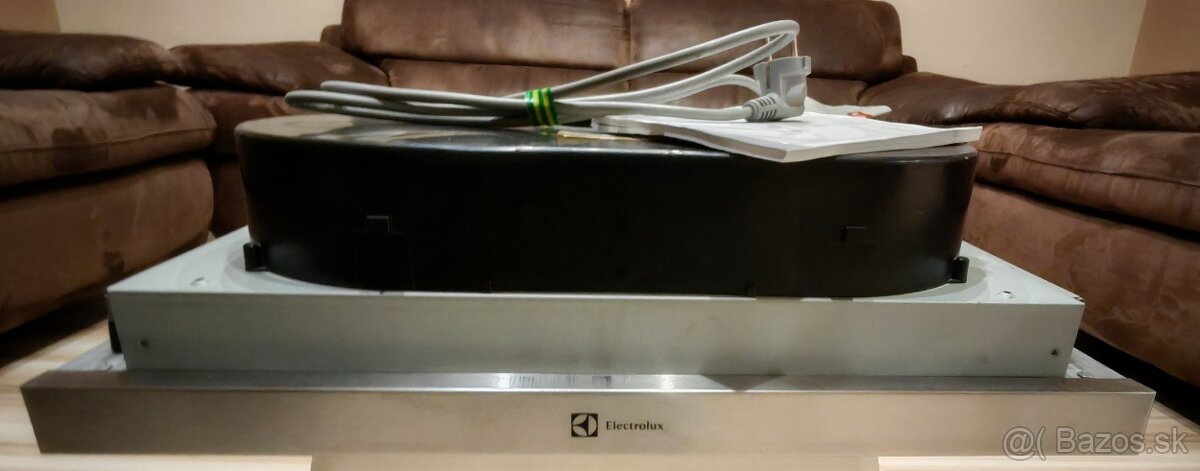 Predám výsuvný digestor - 3