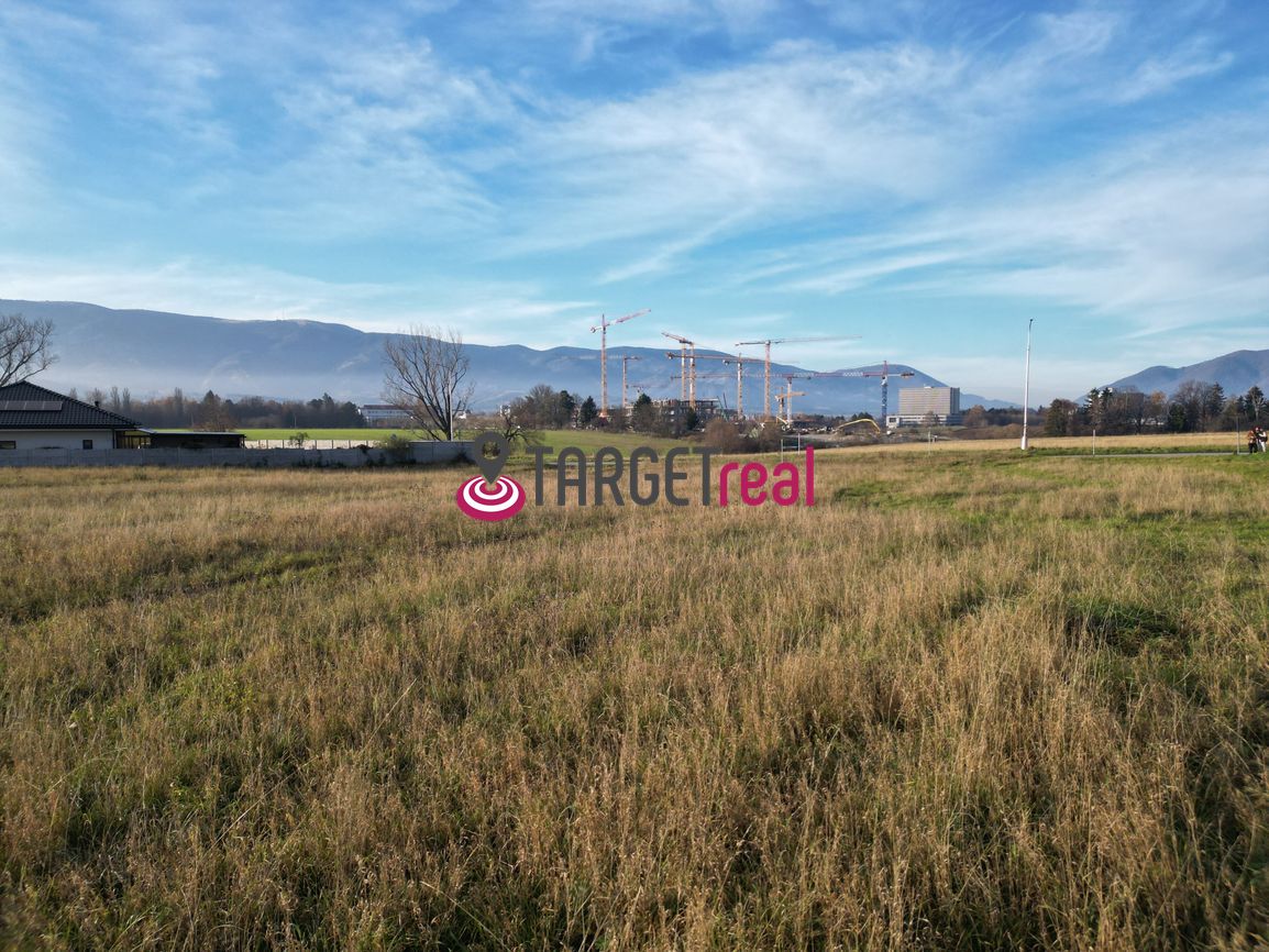 EXKLUZÍVNE: 2 Lukratívne stavebné pozemky v mestskej časti T - 3