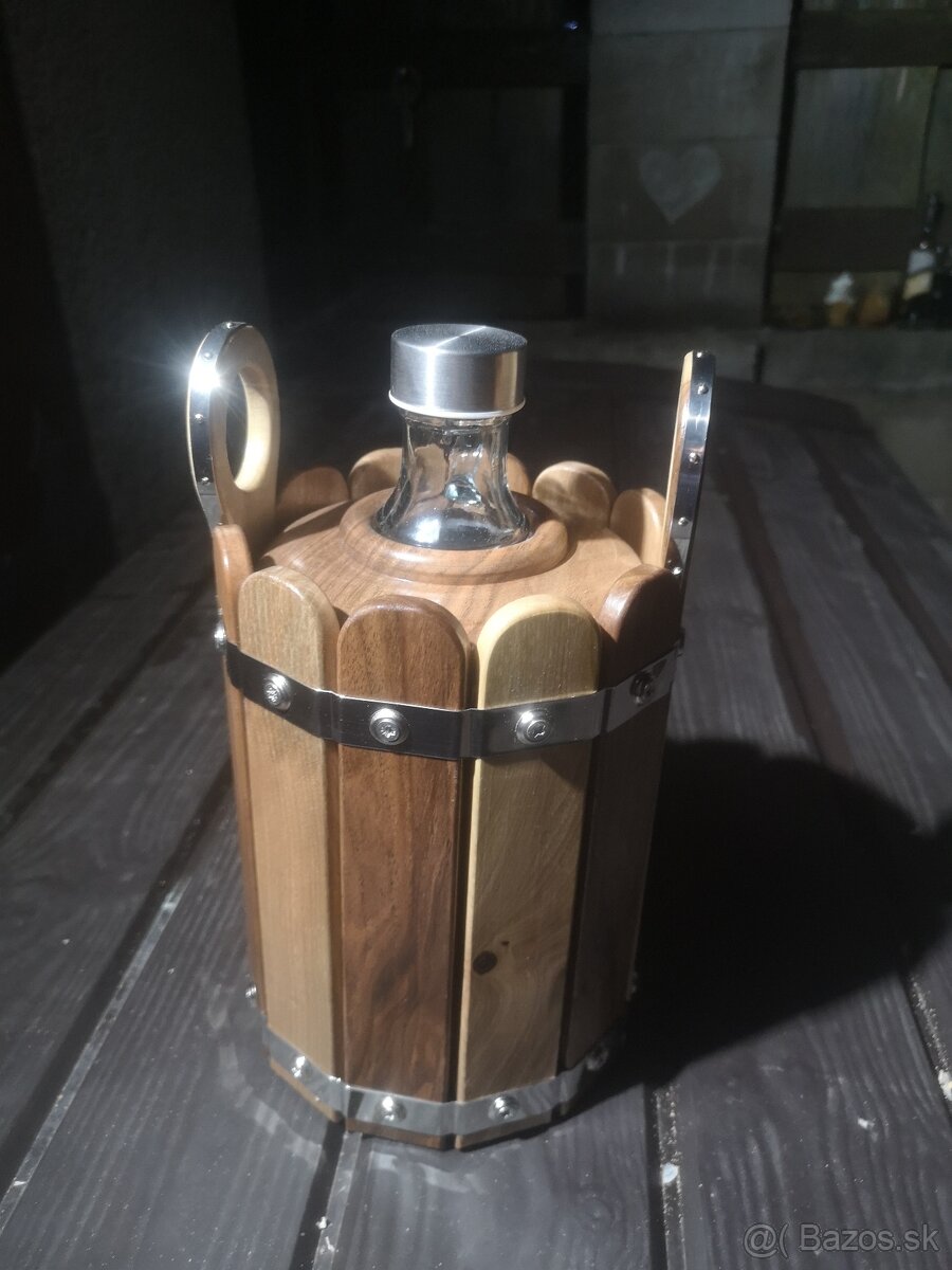 Predám drevom obložené demižóny – 5 l a 2 l - 3