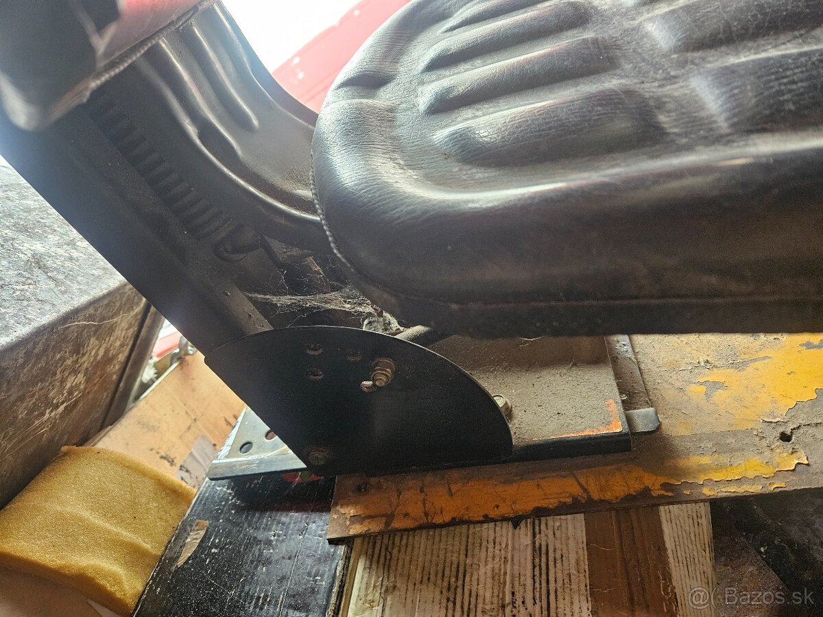 LKT sedačka aj Zetor - 3