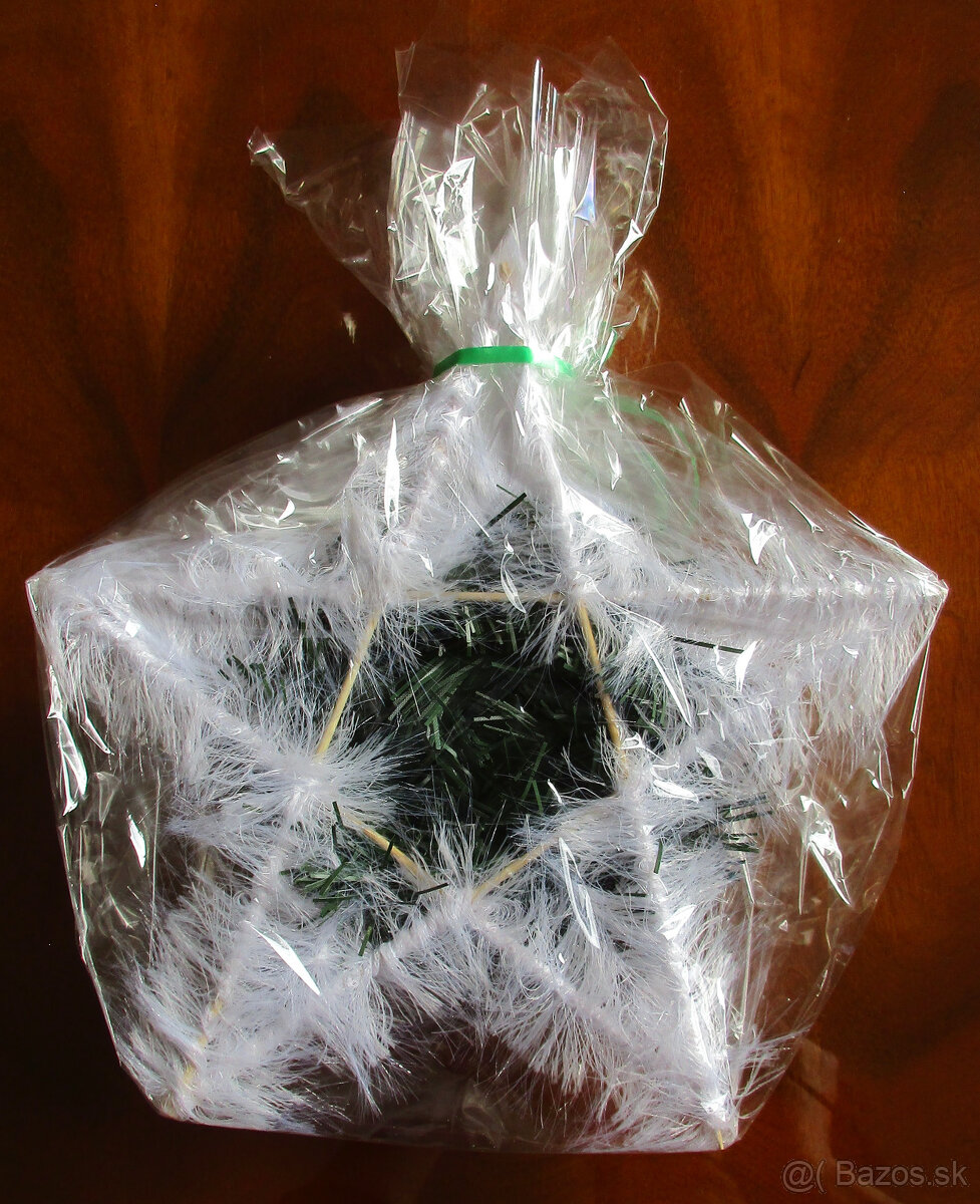 Vianočná hviezda závesná_zabalená_za_2,90 - 3