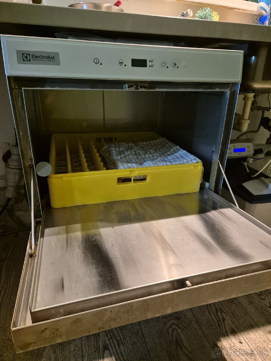 Gastro umývačka elektrolux+ automatický zmäkčovač - 3