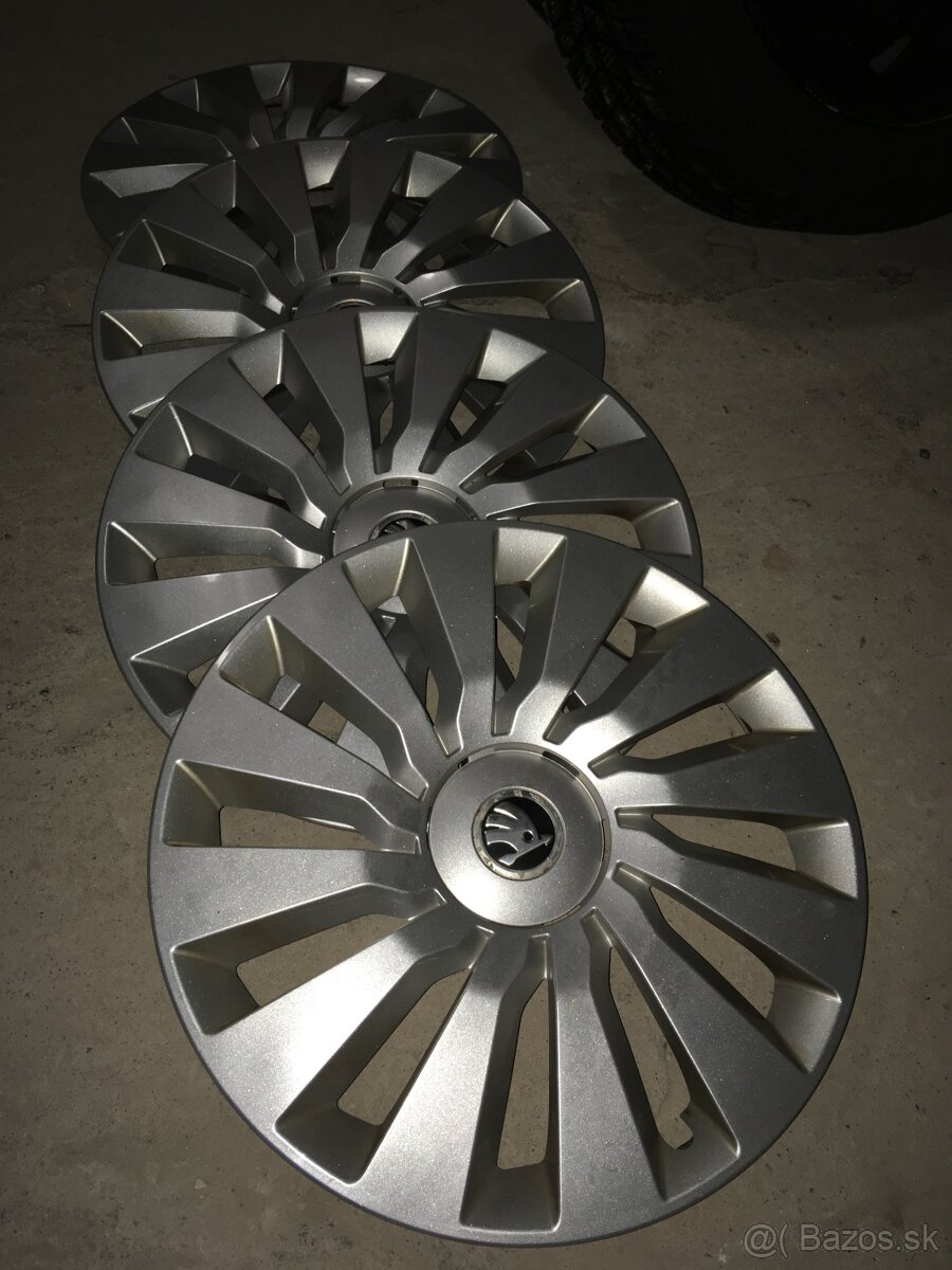Puklice originál Škoda r16 - 3
