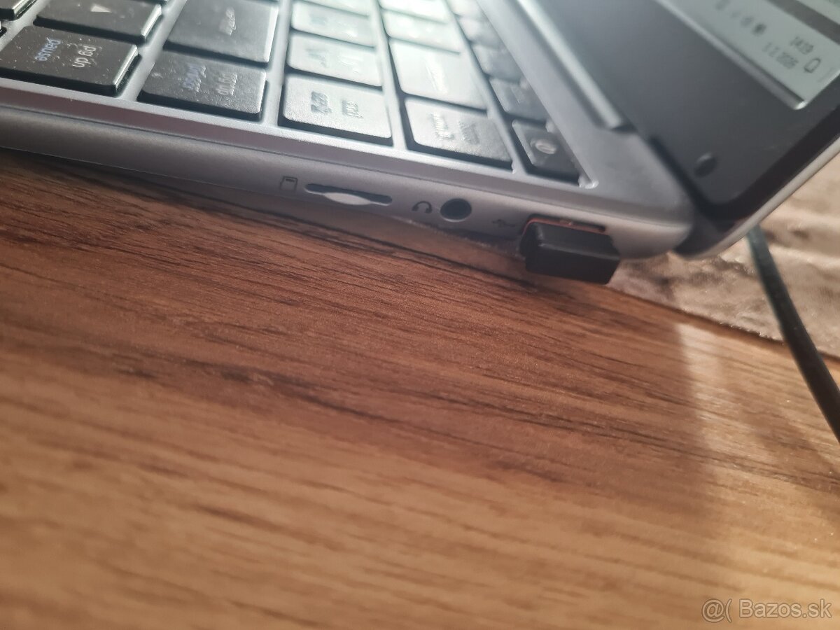 Umax VisionBook 14Wr Plus - 3