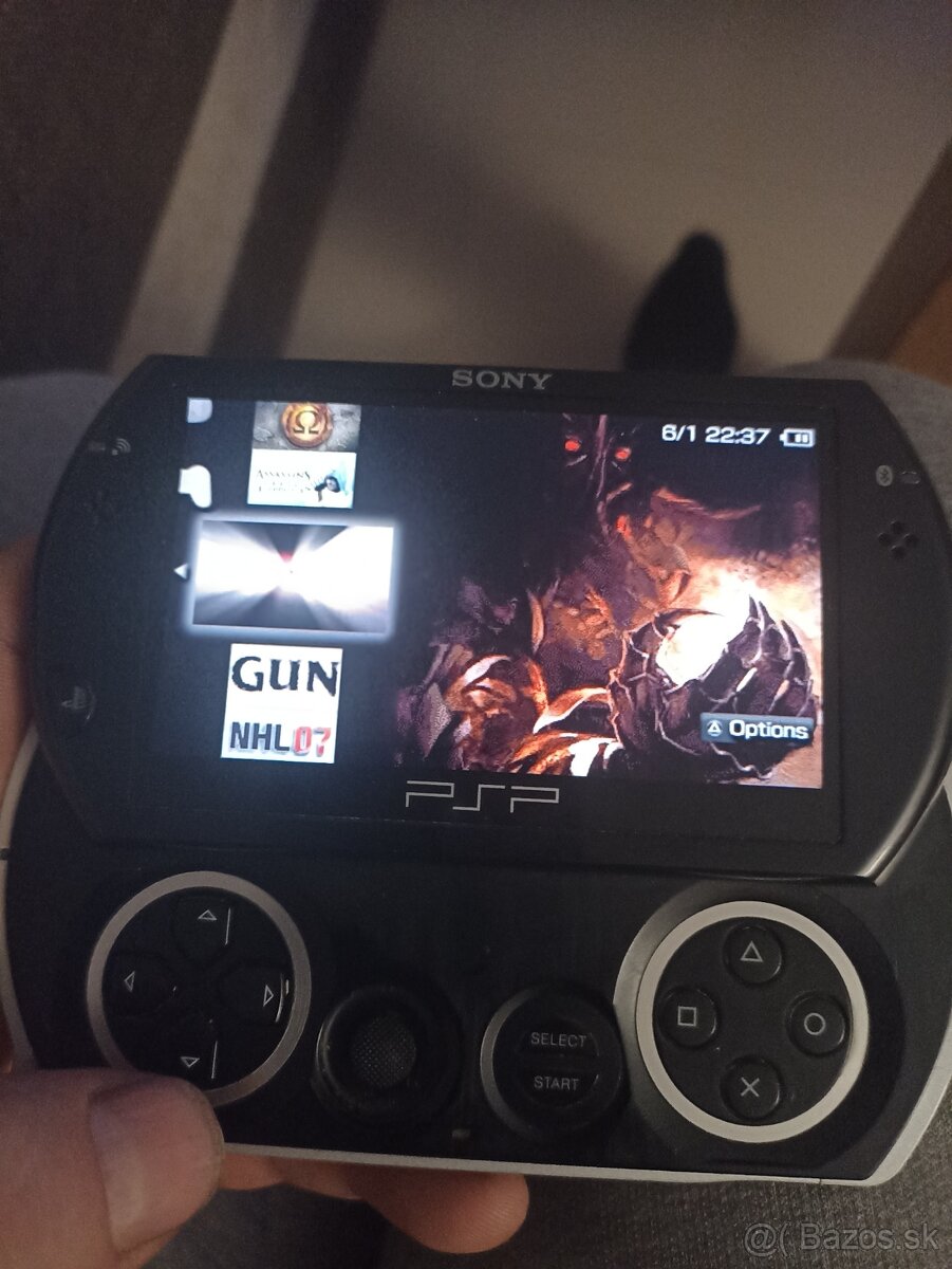 PSP go - 3