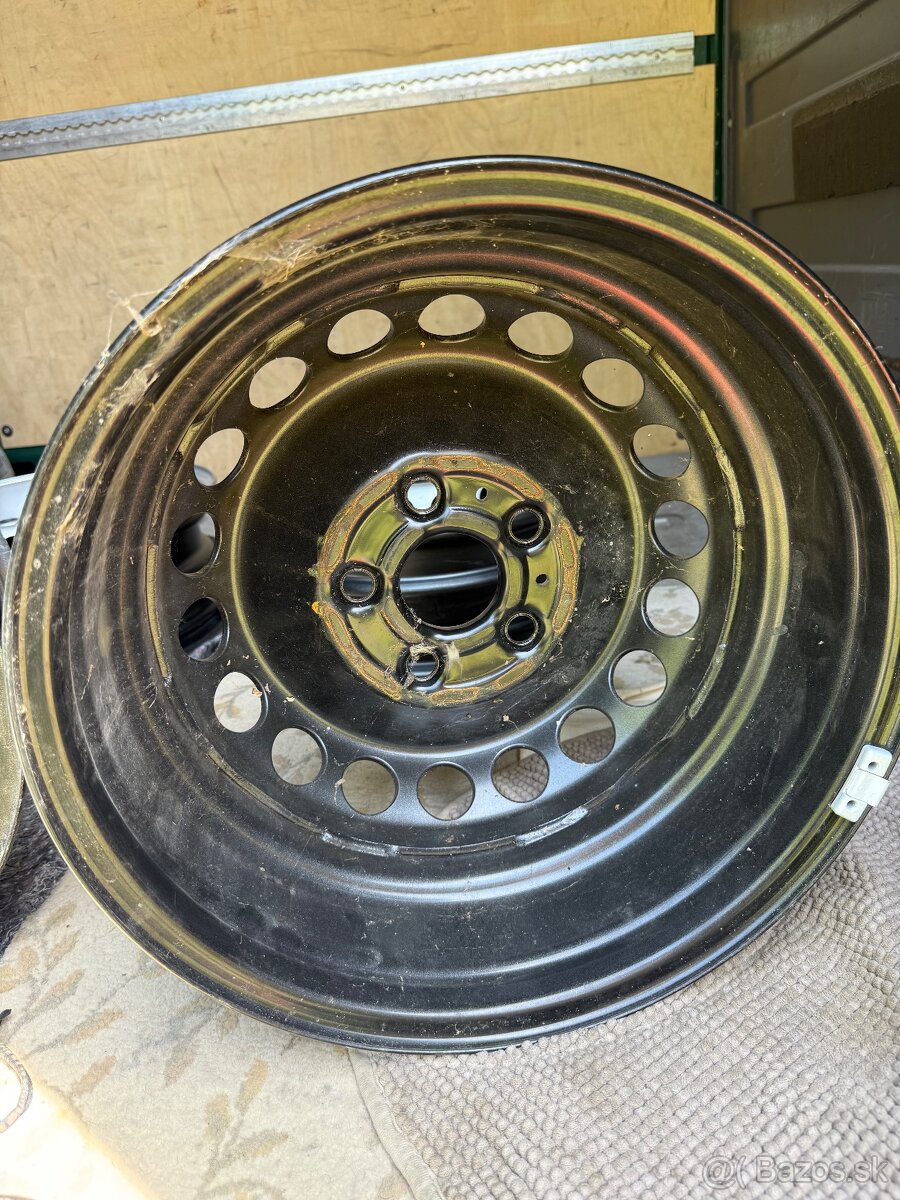 Predám orig.VW oceľové disky R16 - 3