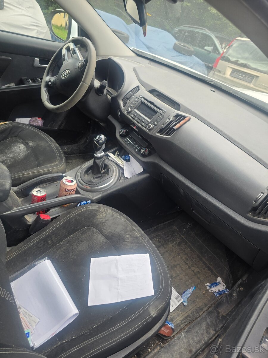 kia sportage - 3