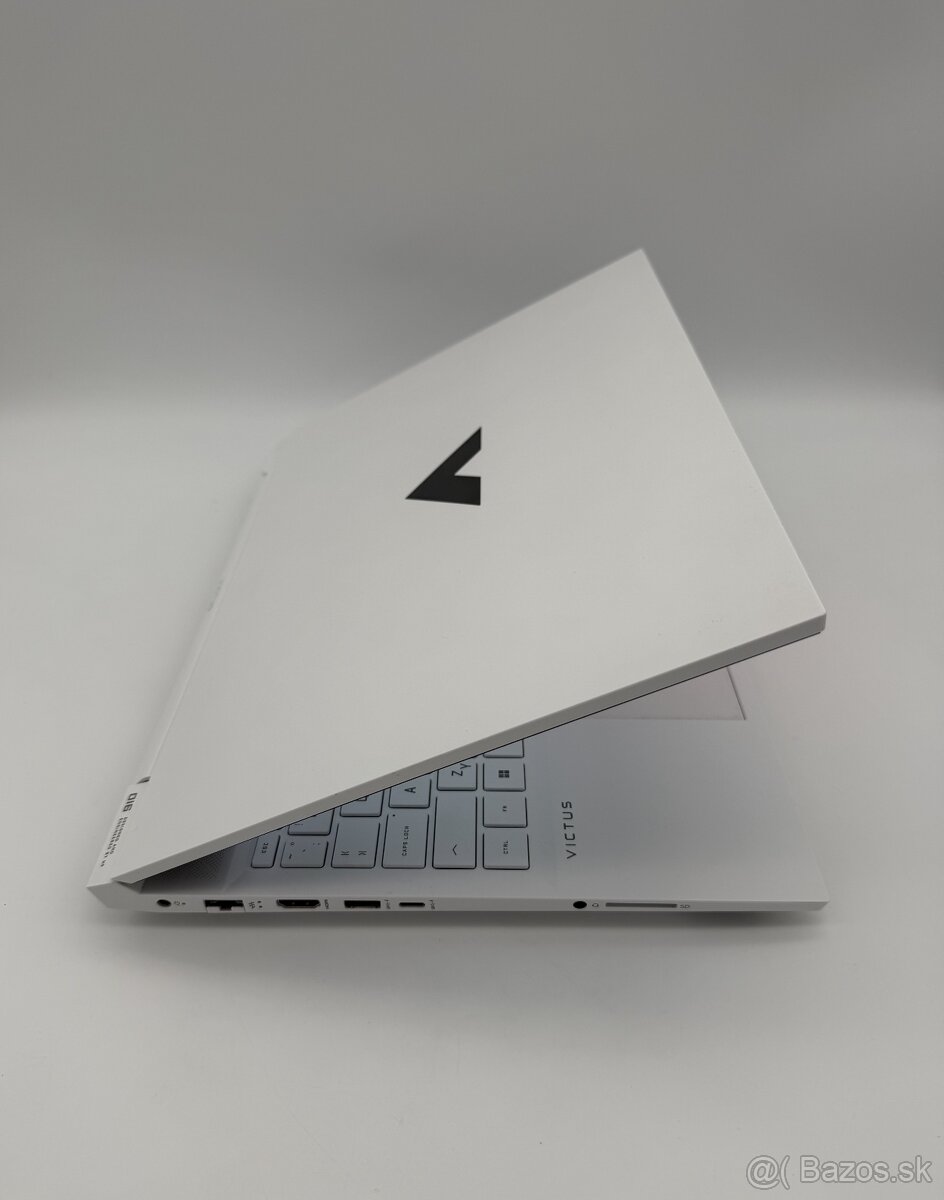 HP Victus 16-e0070nc Ceramic White + ZÁRUKA / RTX 3060 - 3