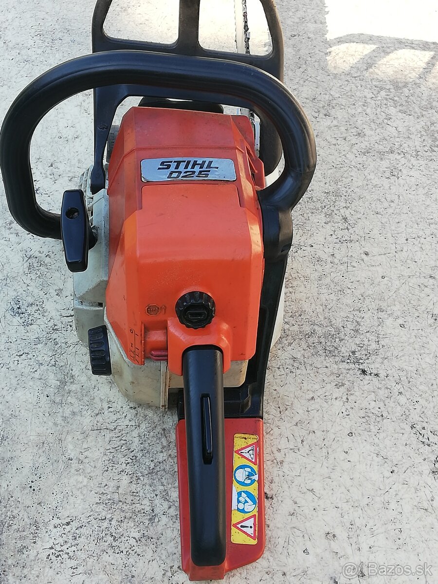 Motorová píla Stihl 025 - 3
