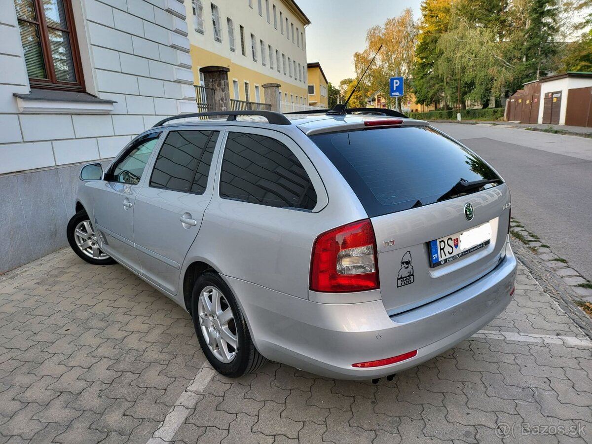 Predám Škoda Octavia Facelift 2.0 tdi Elegance - 3