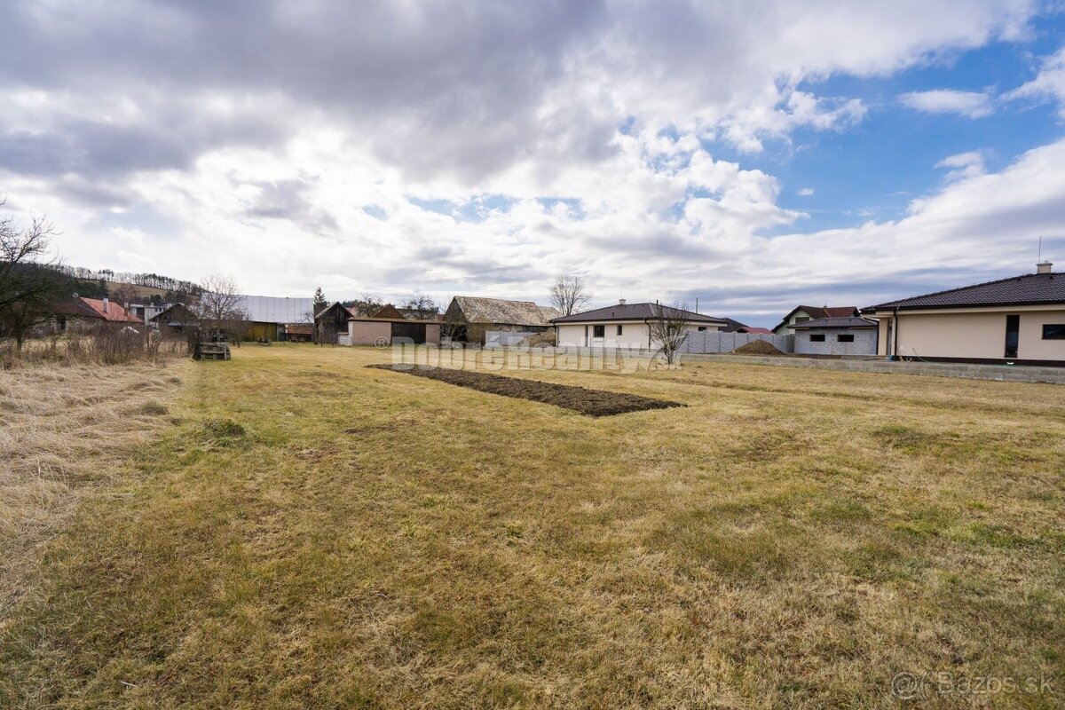 PREDAJ: Pozemok pre rodinný dom, 765 m2, Veľká Lúka, okres Z - 3