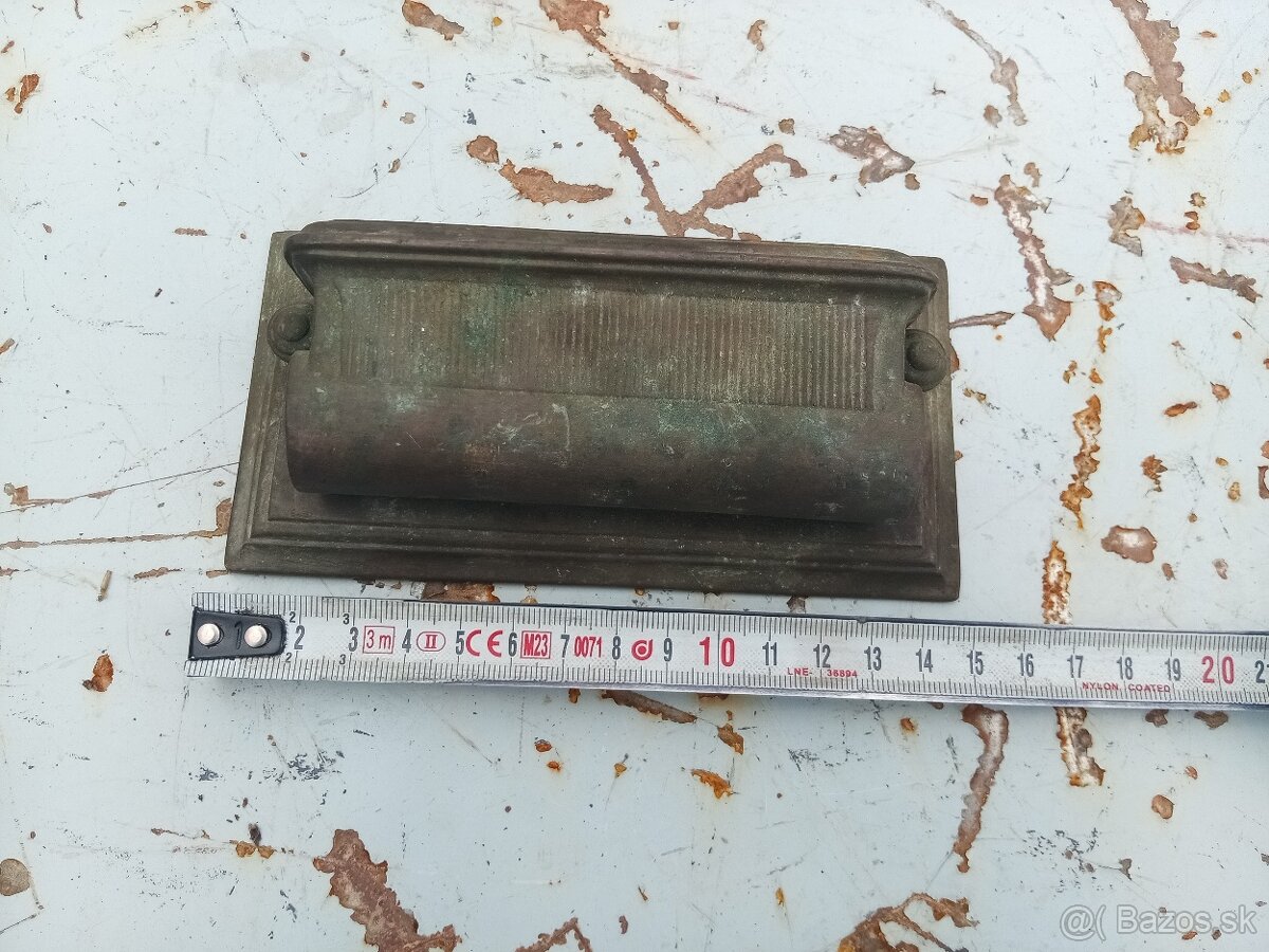 Mosadzný popolník - 3