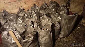 Cierne uhlie orech, brikety - 3