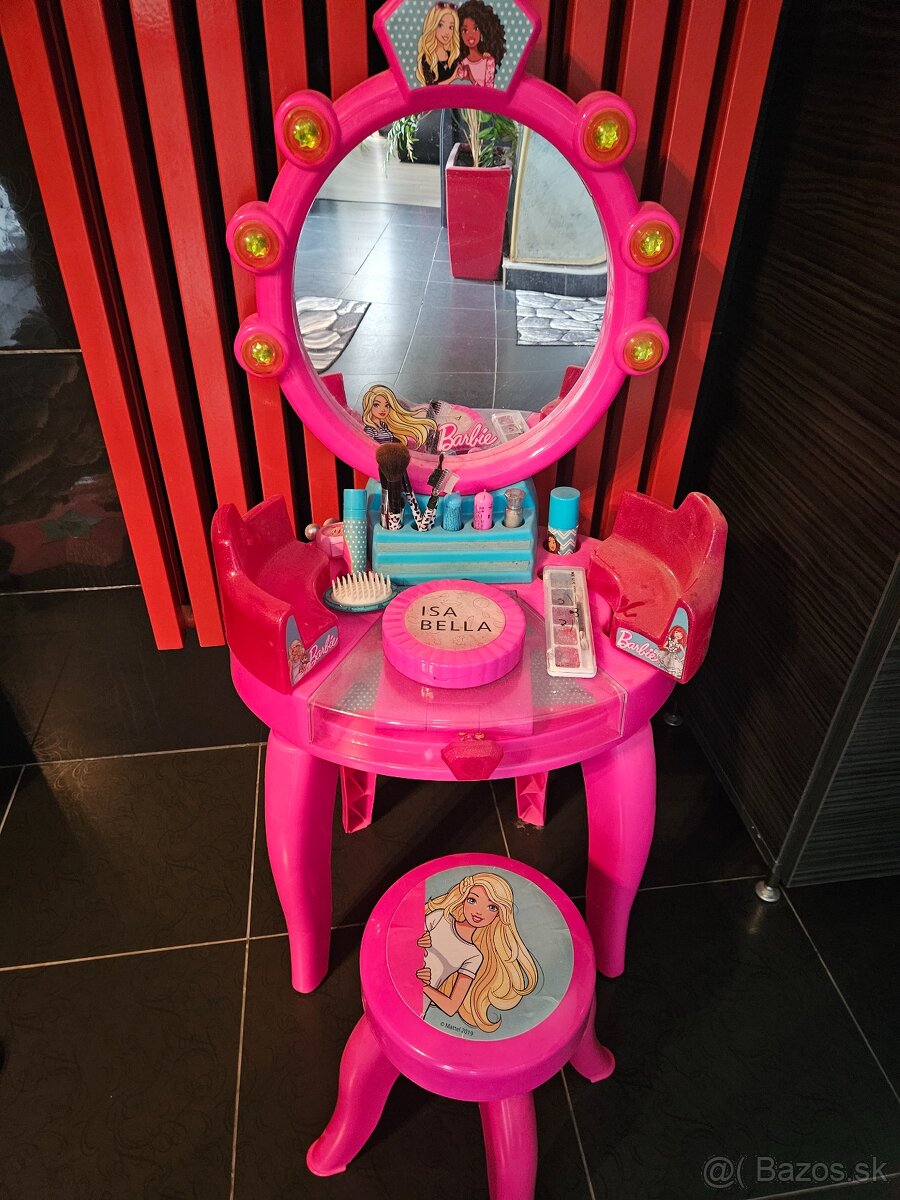 Kozmetický stolík Barbie - 3