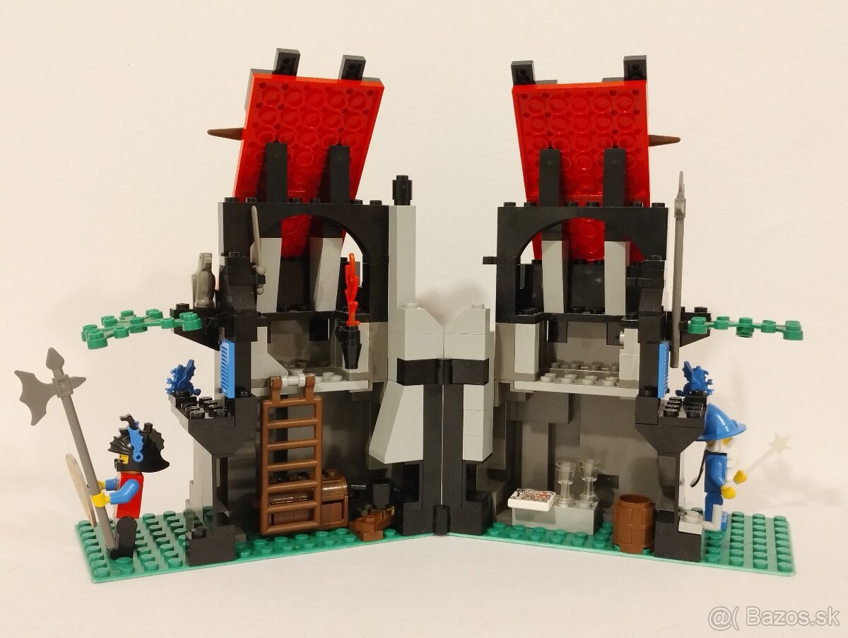 LEGO Castle 6048 Majisto's Magical Workshop - 3