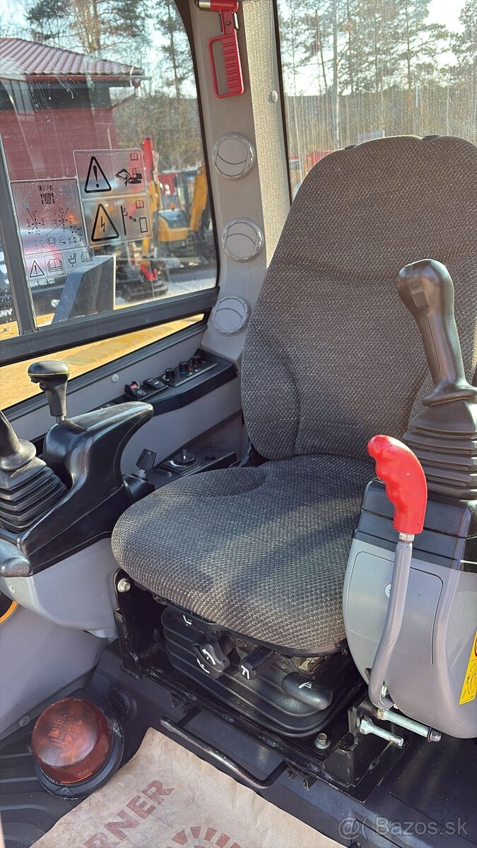 Pásové rýpadlo VOLVO ECR88D - 3