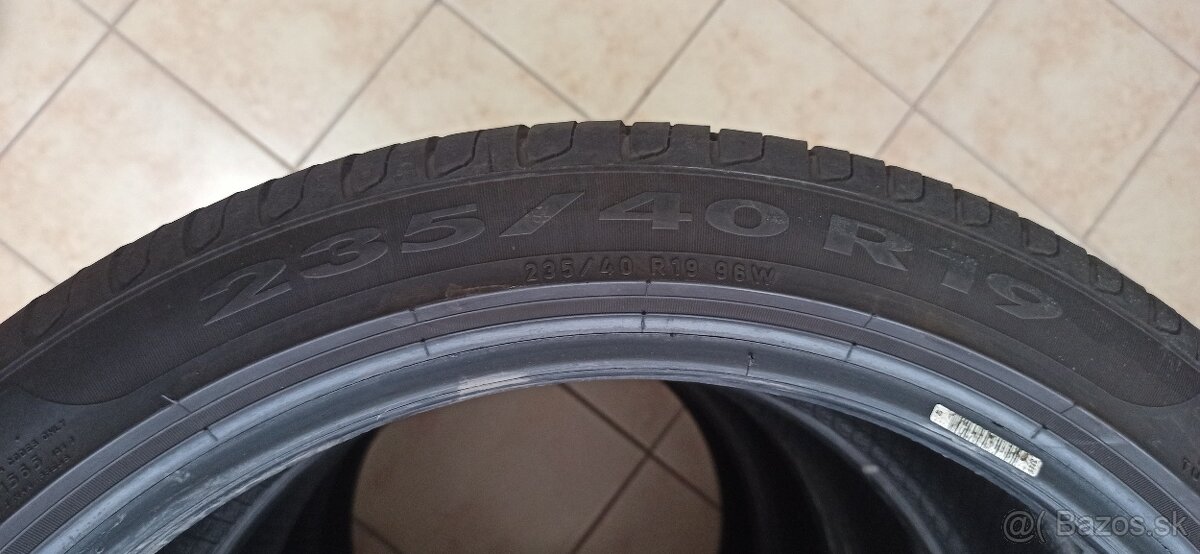 235x40 R19 Pirelli - 3