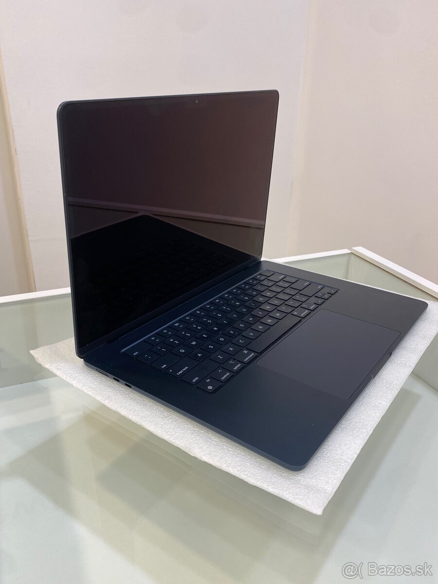 ZÁRUKA | Macbook Air 15 M3 - 3