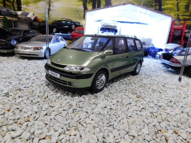 model auta Renault Espace 3 Otto mobile 1:18 - 3