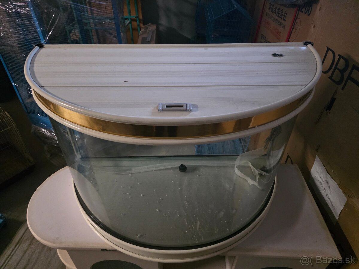 Predam akvárium 240L - 3